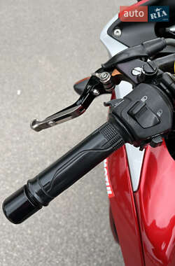 Мотоцикл Спорт-туризм Honda CBR 250R 2011 в 