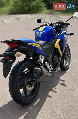 Мотоцикл Без обтекателей (Naked bike) Honda CBR 250R 2013 в 