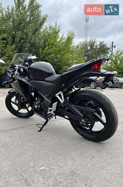 Мотоцикл Спорт-туризм Honda CBR 250R 2013 в 
