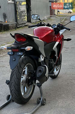 Мотоцикл Спорт-туризм Honda CBR 250R 2011 в 