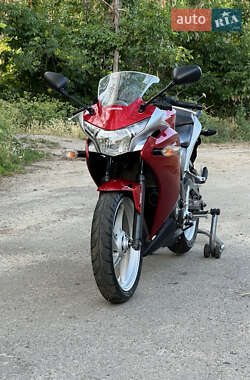 Мотоцикл Спорт-туризм Honda CBR 250R 2011 в 