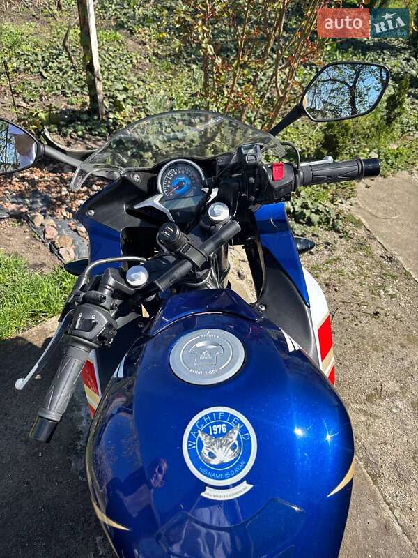 Спортбайк Honda CBR 250R 2011 в Каменском фото 2 Спортбайк Honda CBR 250R 2011 в Каменском