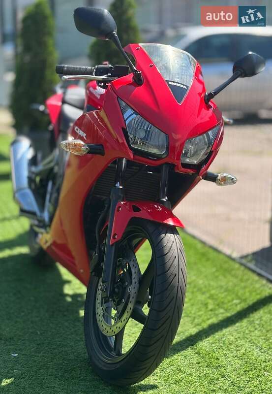 Спортбайк Honda CBR 250R 2017 в Киеве