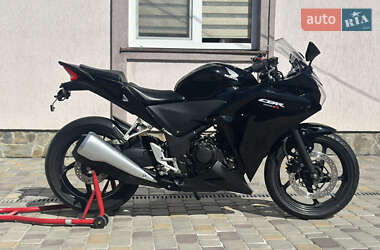 Спортбайк Honda CBR 250R 2013 в 