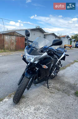 Спортбайк Honda CBR 250R 2012 в 