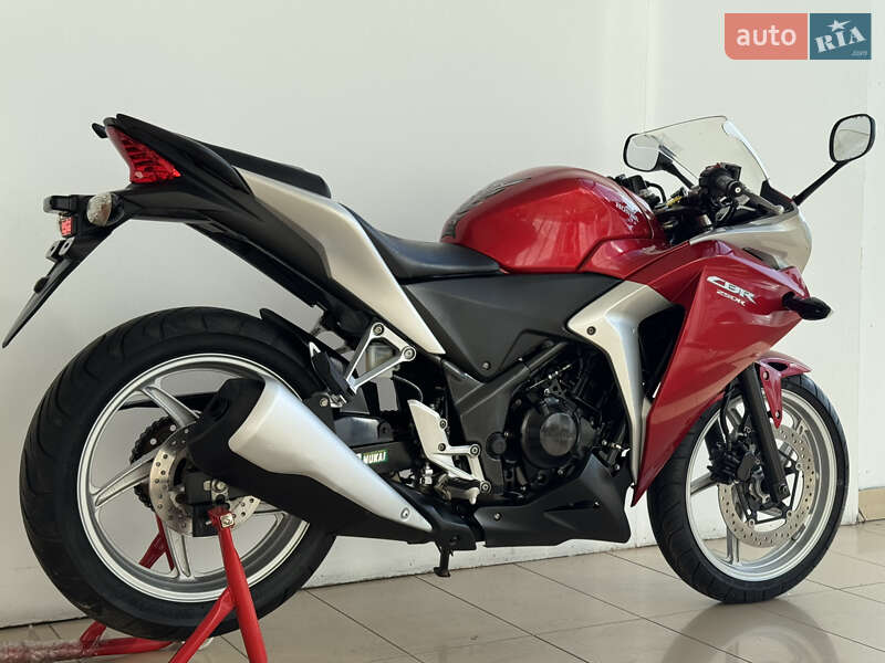 Спортбайк Honda CBR 250R 2015 в Киеве
