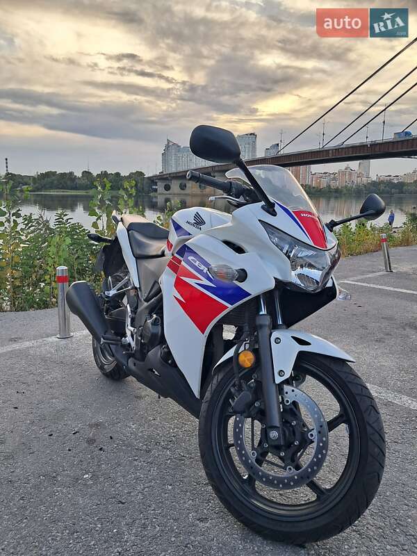 Honda CBR 250R 2013