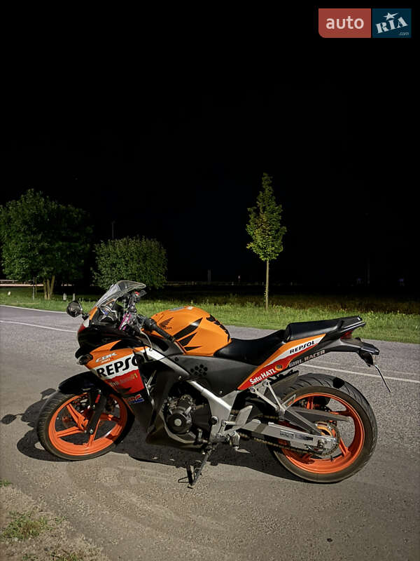 Спортбайк Honda CBR 250R 2014 в Полтаве фото 2 Спортбайк Honda CBR 250R 2014 в Полтаве