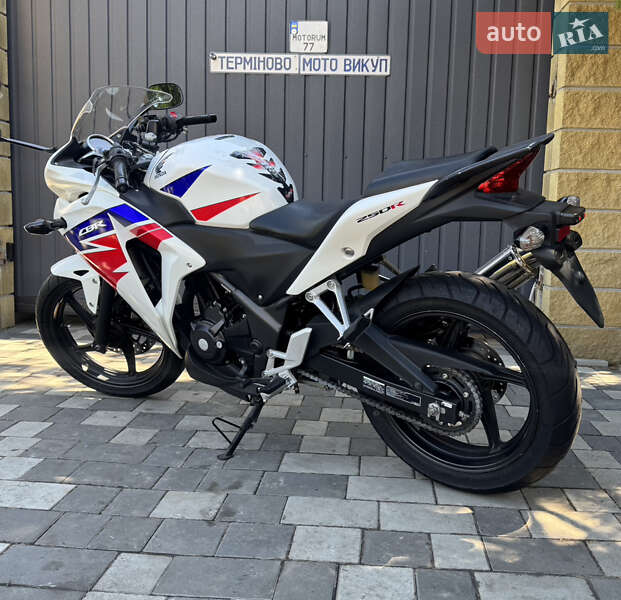 Спортбайк Honda CBR 250R 2013 в Дніпрі фото 5 Спортбайк Honda CBR 250R 2013 в Дніпрі
