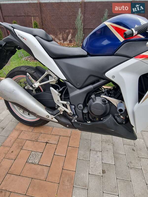 Спортбайк Honda CBR 250R 2011 в Белой Церкви