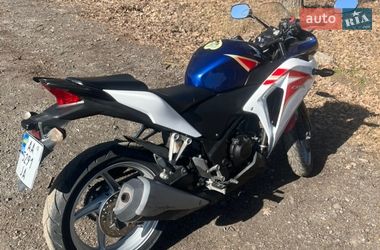 Спортбайк Honda CBR 250R 2012 в Киеве