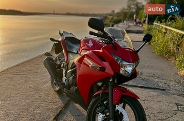 Спортбайк Honda CBR 250R 2013 в Запорожье