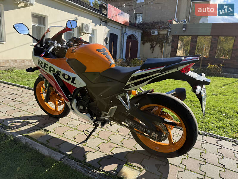 Спортбайк Honda CBR 300R 2015 в Миколаєві фото 5 Спортбайк Honda CBR 300R 2015 в Миколаєві