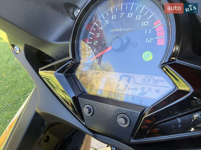 Спортбайк Honda CBR 300R 2015 в Миколаєві фото 9 Спортбайк Honda CBR 300R 2015 в Миколаєві