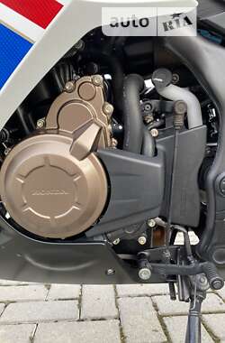 Мотоцикл Спорт-туризм Honda CBR 400R 2016 в 