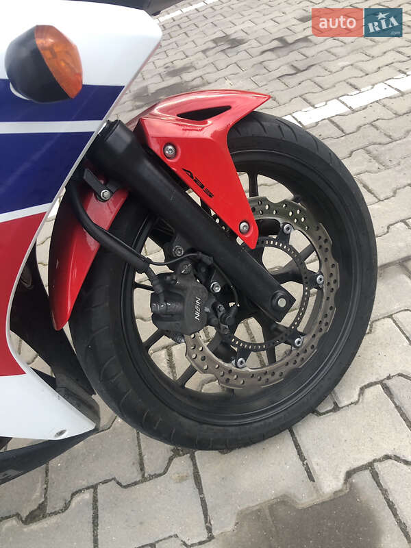 Спортбайк Honda CBR 400R 2013 в Львове