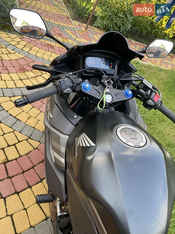 Спортбайк Honda CBR 400R 2020 в Карлівці