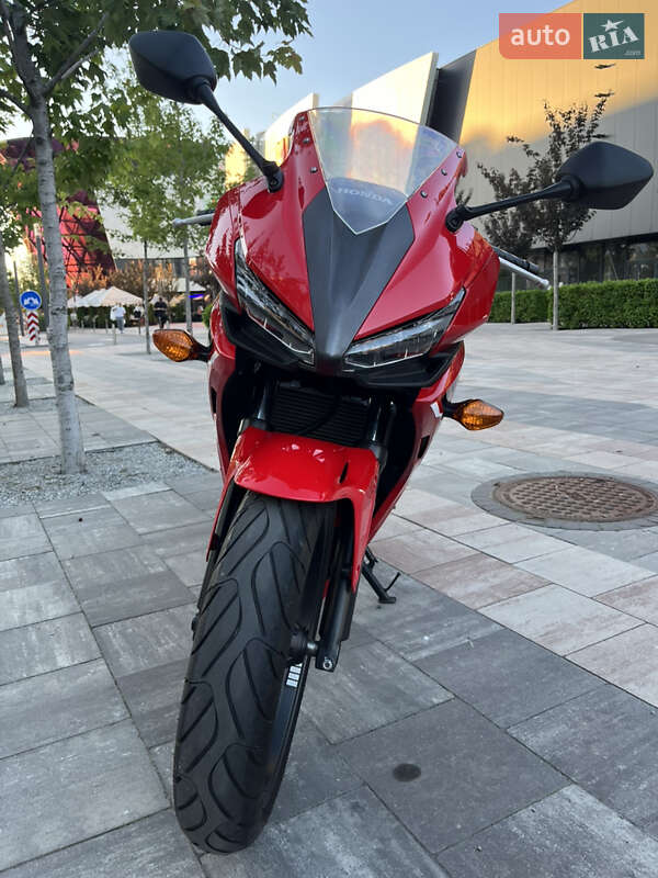 Спортбайк Honda CBR 400R 2016 в Києві