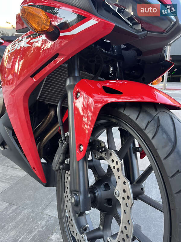 Спортбайк Honda CBR 400R 2016 в Києві