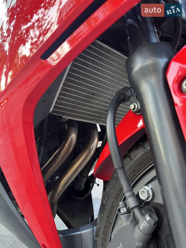 Спортбайк Honda CBR 400R 2016 в Києві