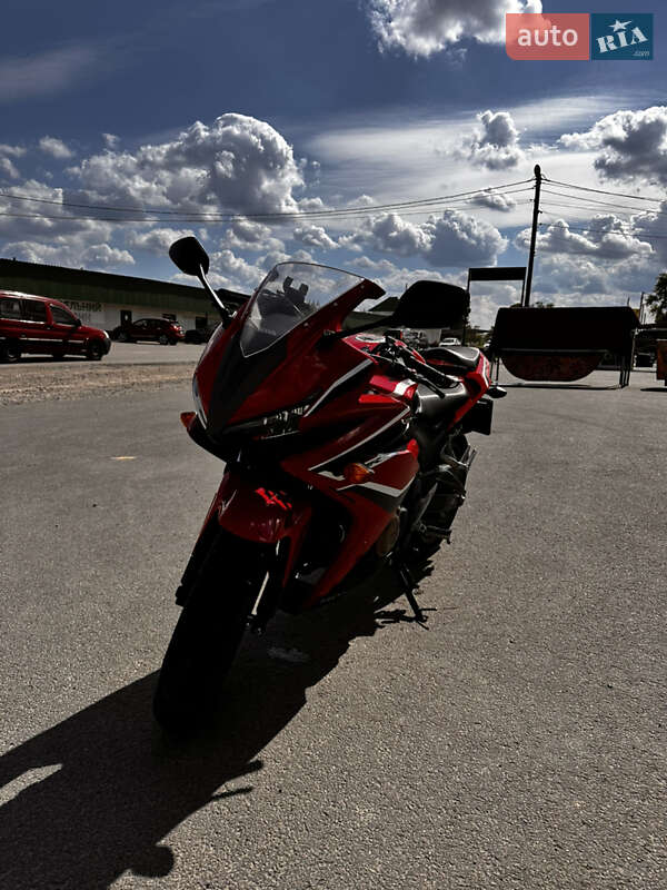 Спортбайк Honda CBR 400R 2018 в Киеве