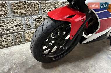 Спортбайк Honda CBR 400R 2013 в 