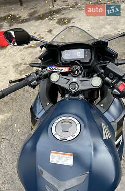 Спортбайк Honda CBR 400R 2022 в 
