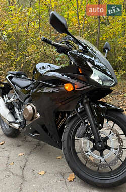 Спортбайк Honda CBR 400R 2016 в  фото 2 Спортбайк Honda CBR 400R 2016 в