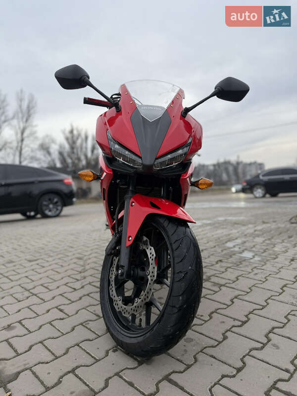 Спортбайк Honda CBR 400R 2016 в Коломые
