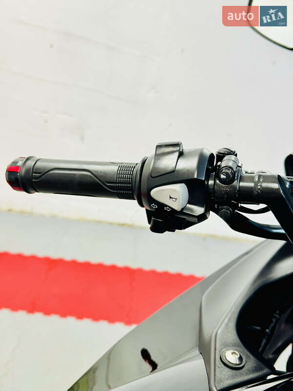 Спортбайк Honda CBR 400R 2013 в Одессе