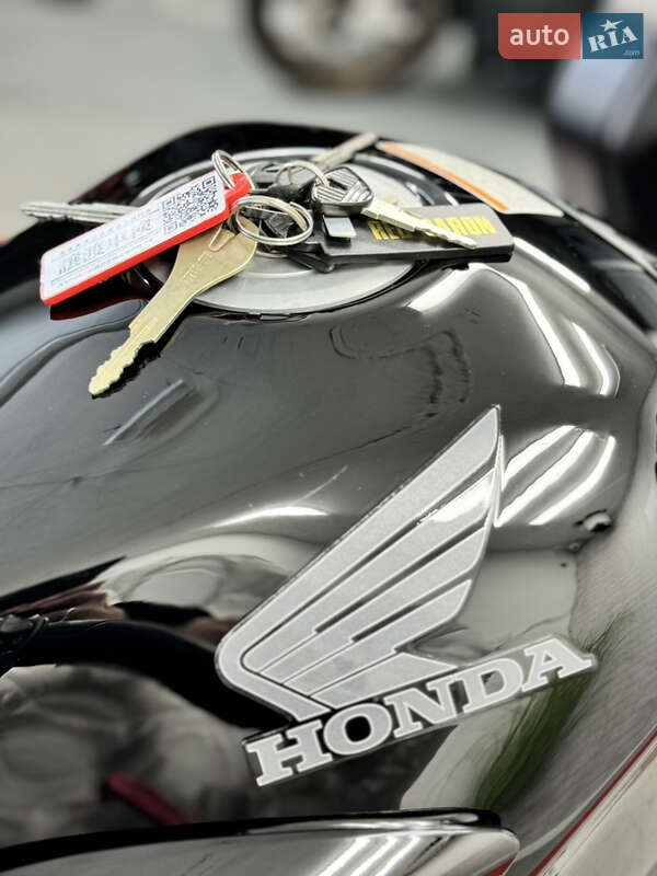 Спортбайк Honda CBR 400R 2013 в Одессе