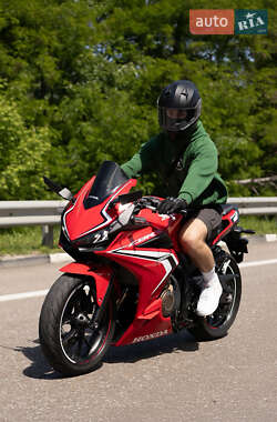 Спортбайк Honda CBR 400R 2020 в Киеве