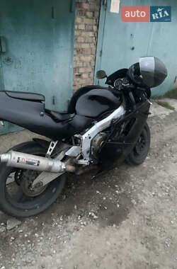 Спортбайк Honda CBR 400RR 1993 в 