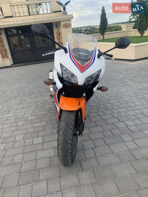 Спортбайк Honda CBR 500R 2016 в Снятині