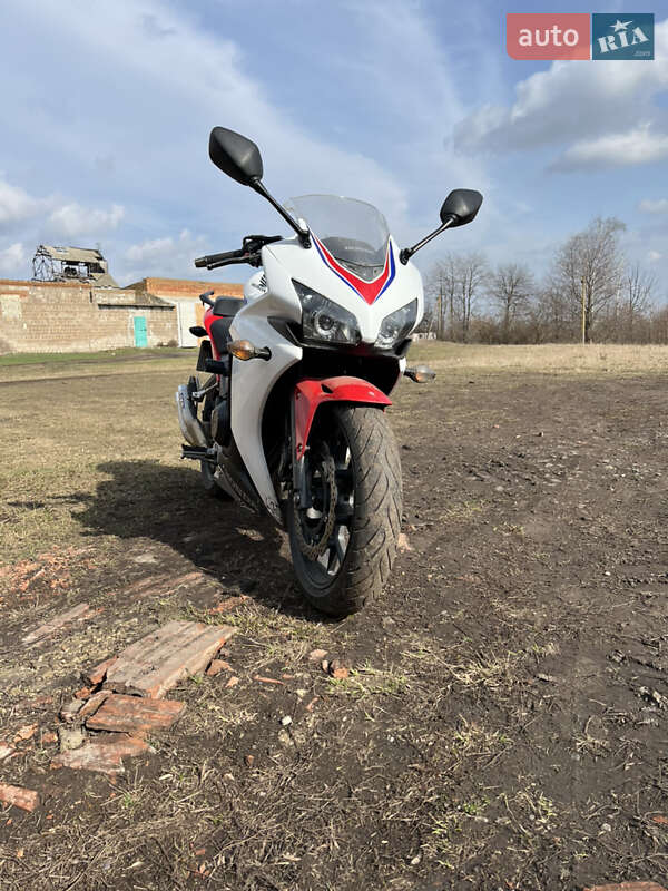 Спортбайк Honda CBR 500R 2016 в Бердичеві фото 4 Спортбайк Honda CBR 500R 2016 в Бердичеві