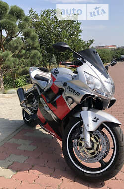 Спортбайк Honda CBR 600F4i 2003 в Чернівцях