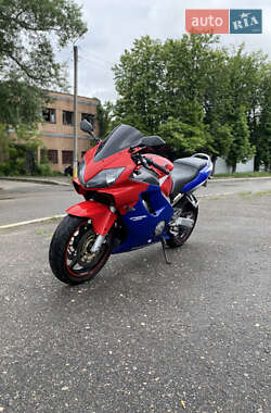 Мотоцикл Спорт-туризм Honda CBR 600F4i 2002 в 