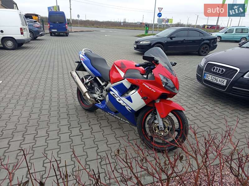 Спортбайк Honda CBR 600F4i 2001 в Коломые