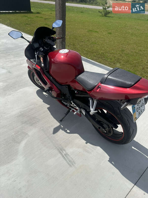 Спортбайк Honda CBR 600F4i 2001 в Камне-Каширском