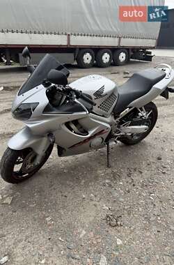Спортбайк Honda CBR 600F4i 2002 в Броварах