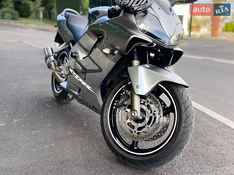Honda CBR 600F4i 2005