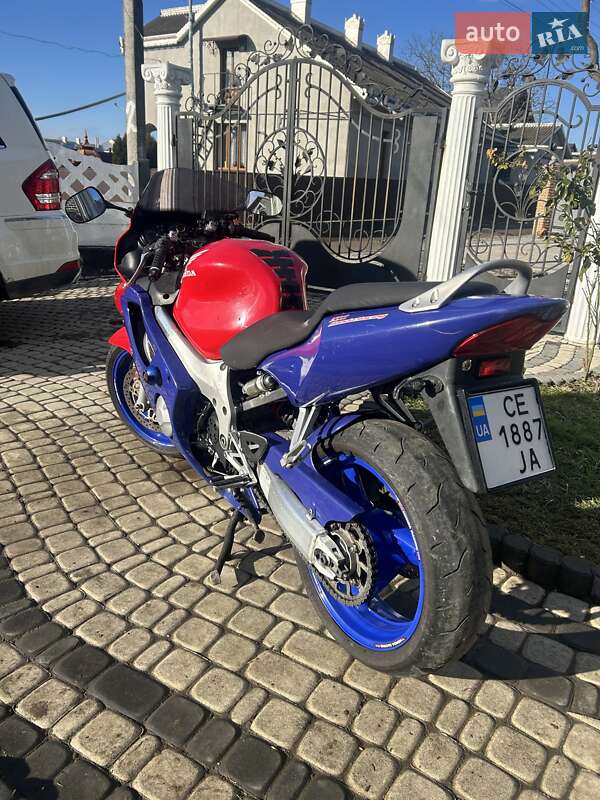 Спортбайк Honda CBR 600F 1999 в Черновцах