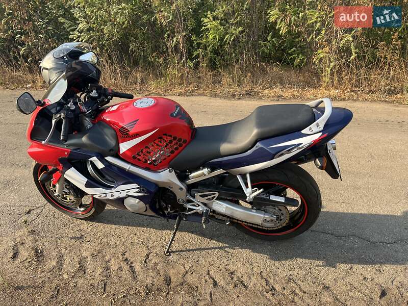 Мотоцикл Спорт-туризм Honda CBR 600F 2001 в Павлограде фото 4 Мотоцикл Спорт-туризм Honda CBR 600F 2001 в Павлограде