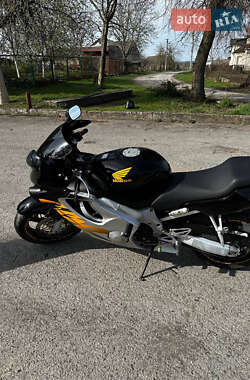 Спортбайк Honda CBR 600F 2000 в 