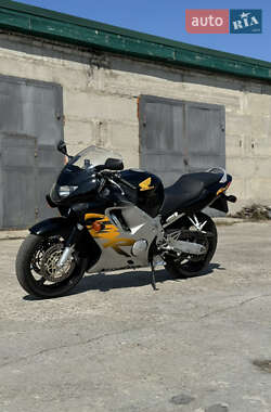 Мотоцикл Спорт-туризм Honda CBR 600F 2000 в 