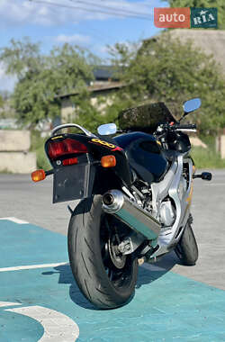 Мотоцикл Классик Honda CBR 600F 2000 в 