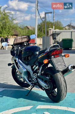 Мотоцикл Классик Honda CBR 600F 2000 в 
