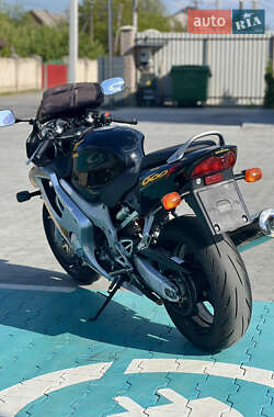 Мотоцикл Классик Honda CBR 600F 2000 в 