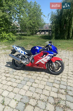 Мотоцикл Спорт-туризм Honda CBR 600F 2000 в 