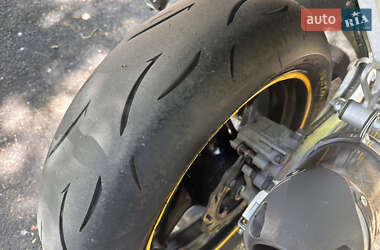 Мотоцикл Спорт-туризм Honda CBR 600F 2002 в 